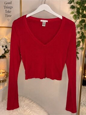 Bozzolo Red V-Neck Long Sleeve Crop Top